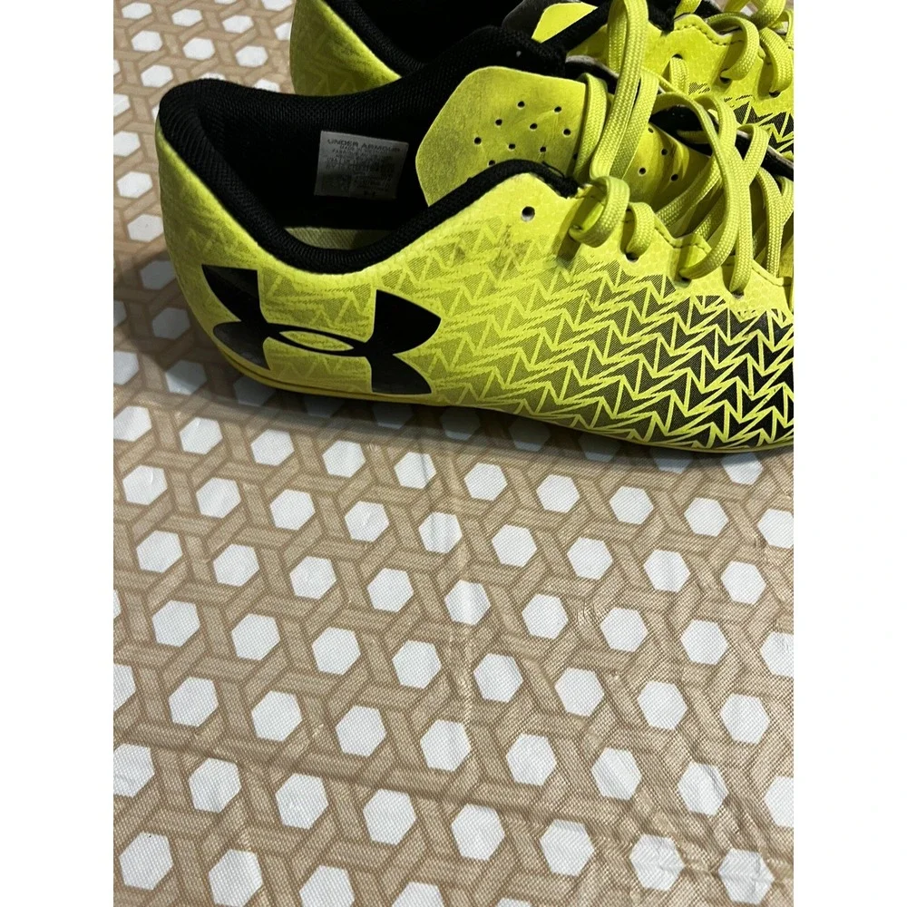 Yellow Under Armour Cleats Size‎ 6Y Soccer